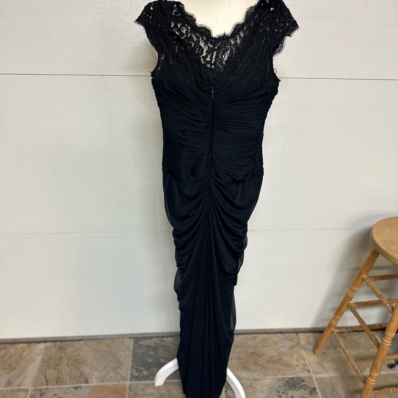 Adrianna Papell Ladies Formal Navy Ruche Small Cap Sleeve With Lace Size 4 EUC - Picture 12 of 16